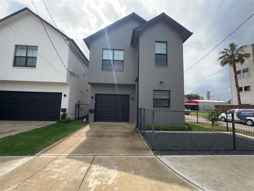 1423 Holly St **Ask about our NO CASH DEPOSIT option!** – photo 1