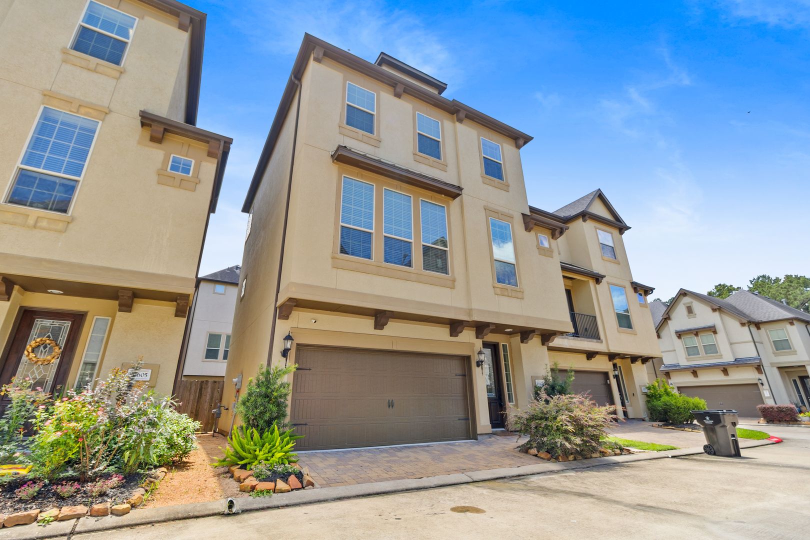 Houston House: 10607 Enclave Shadows Ct