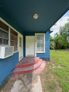 310 N Rock Island St - Unit 3 ONE MONTH FREE MOVE IN SPECIAL