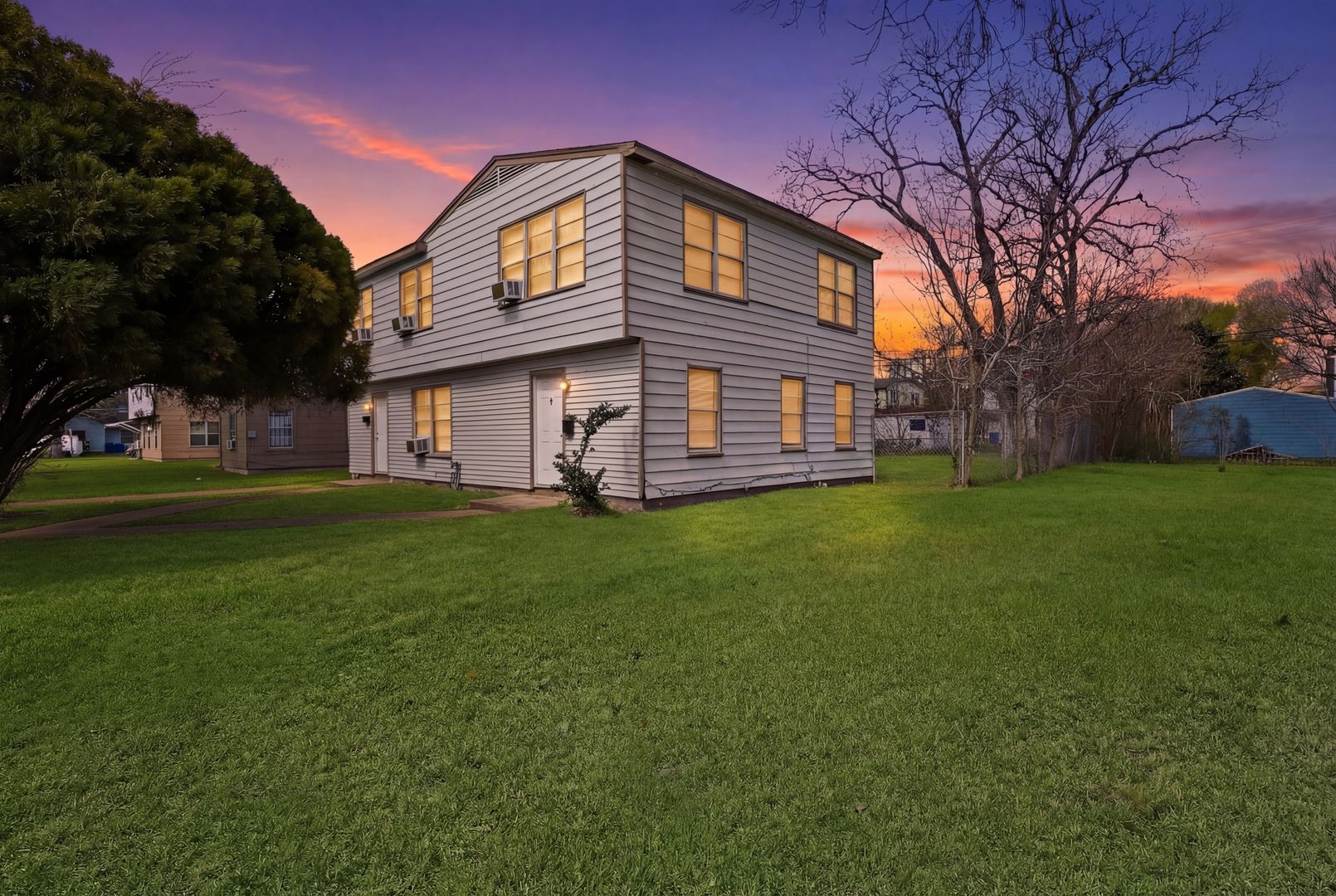 Texas City House: 1226 5th Avenue N