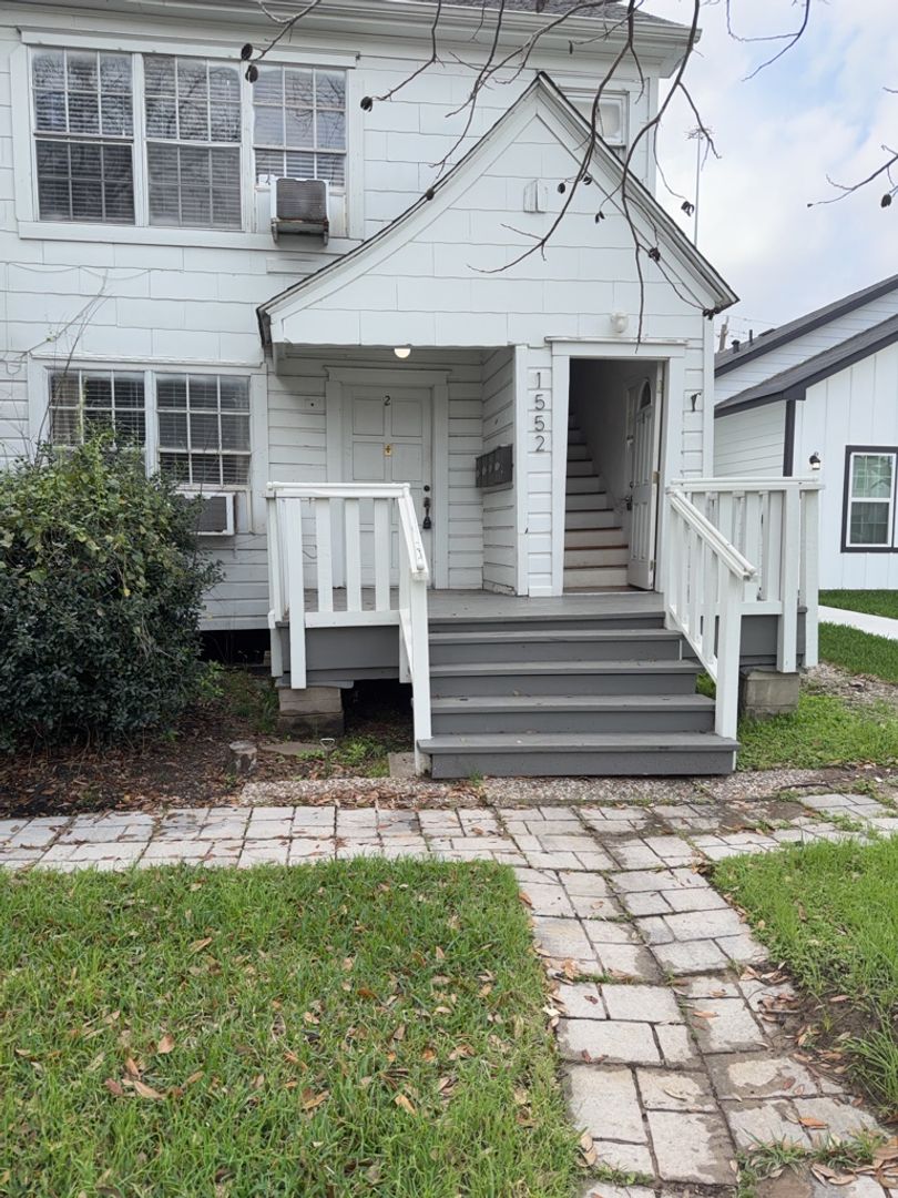 Houston Apartment: 1552 Lombardy St