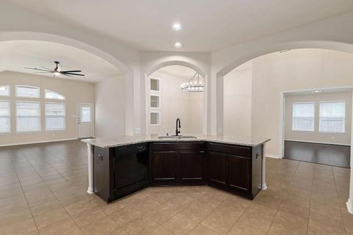 For Lease OFFERING $500 off 3rd Months' Rent Apply by 09/15 | 3 Bed, 2 Bath |2,365 Sq Ft | Stone Creek Ranch |