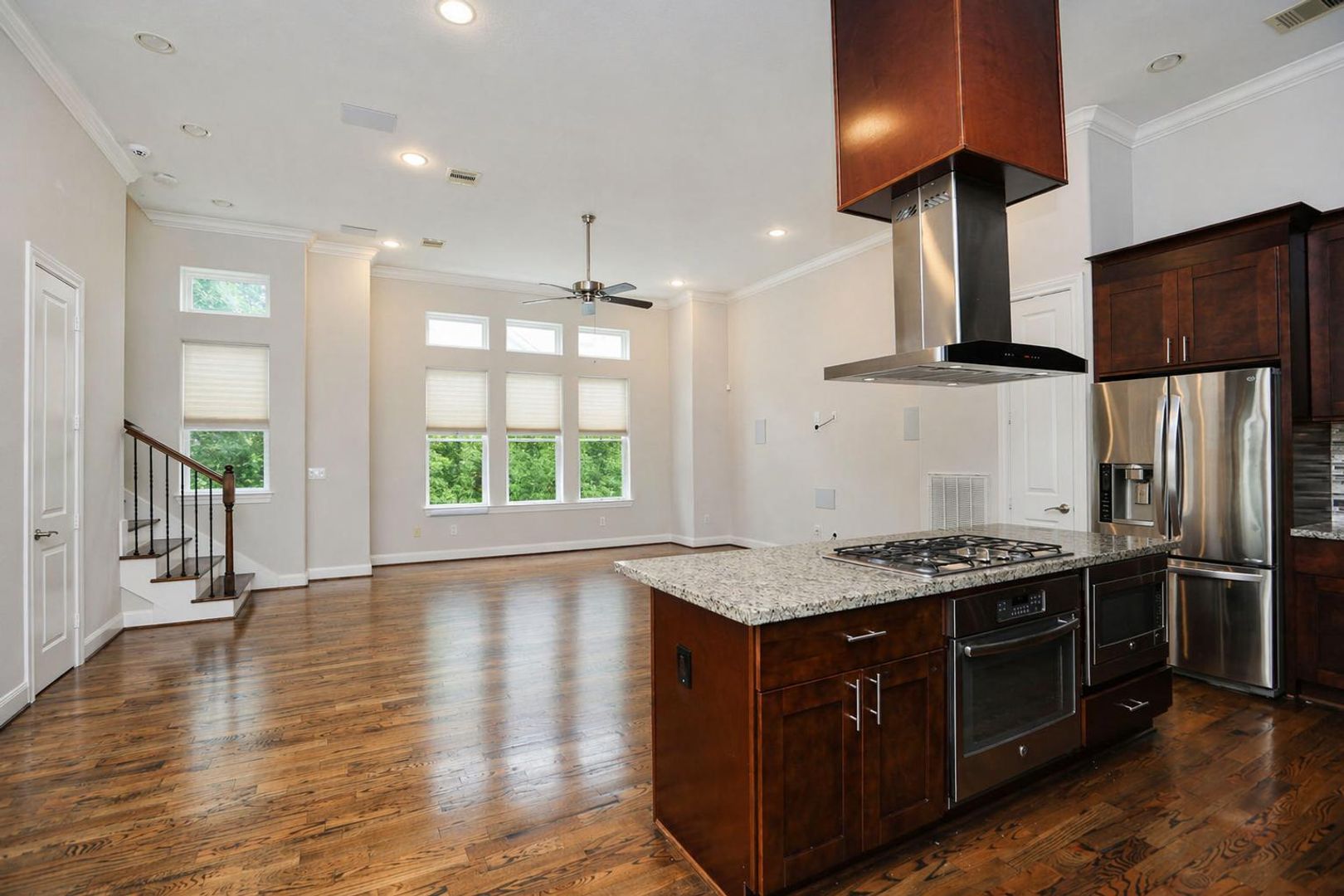 Houston House: 2212 Stuart St