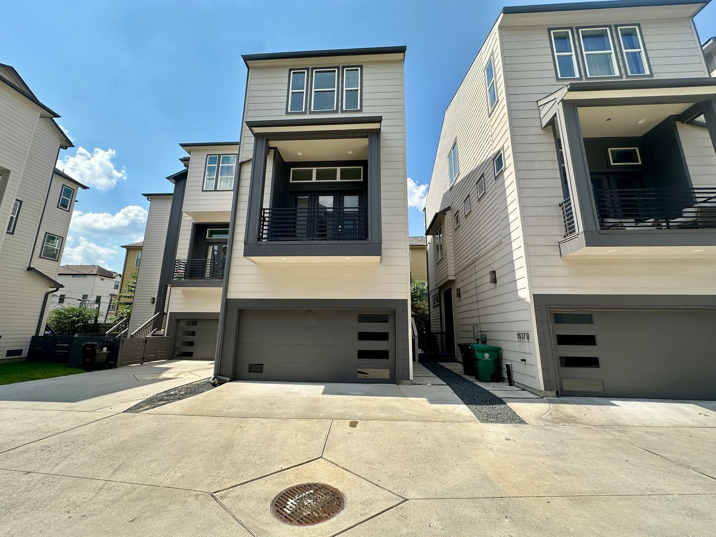 Houston House: 1537 W 24th St Unit C