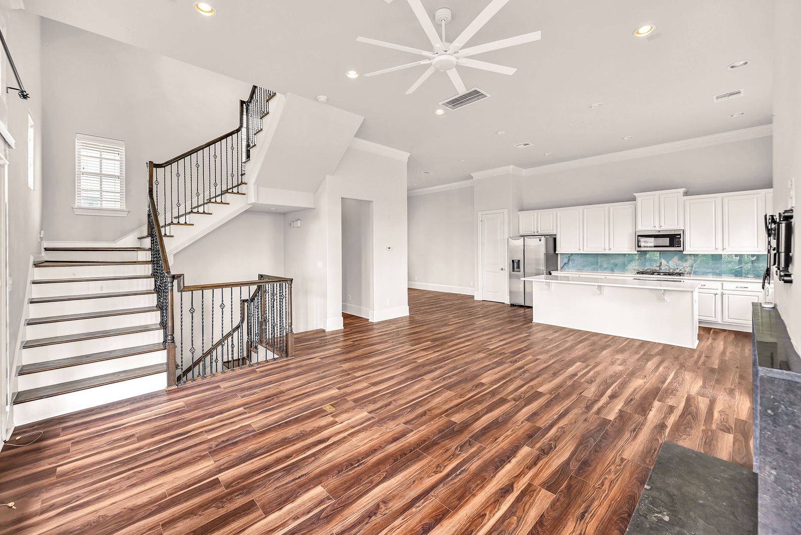 Houston House: 9644 Knight Rd