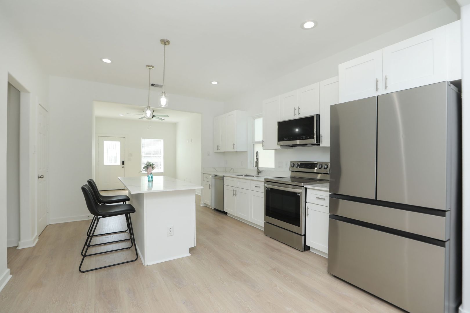 Houston House: 8316 Peachtree St