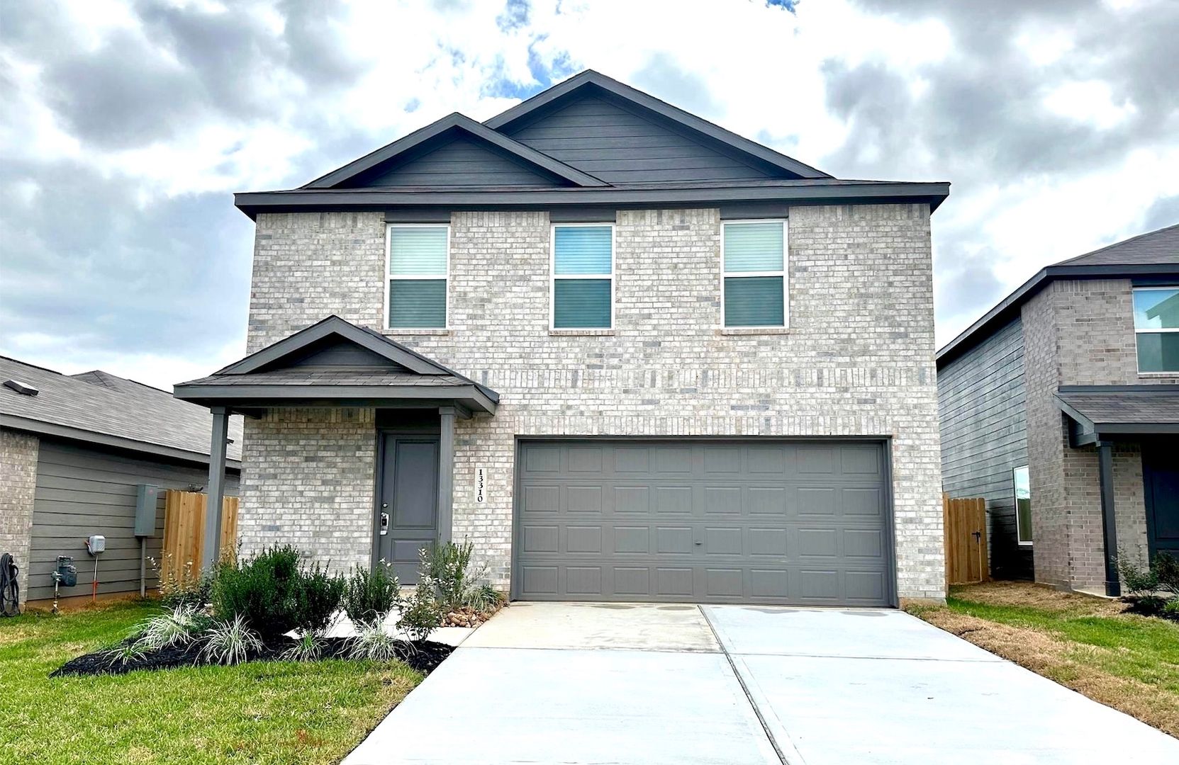 Conroe House: 13310 Rayhill Dr