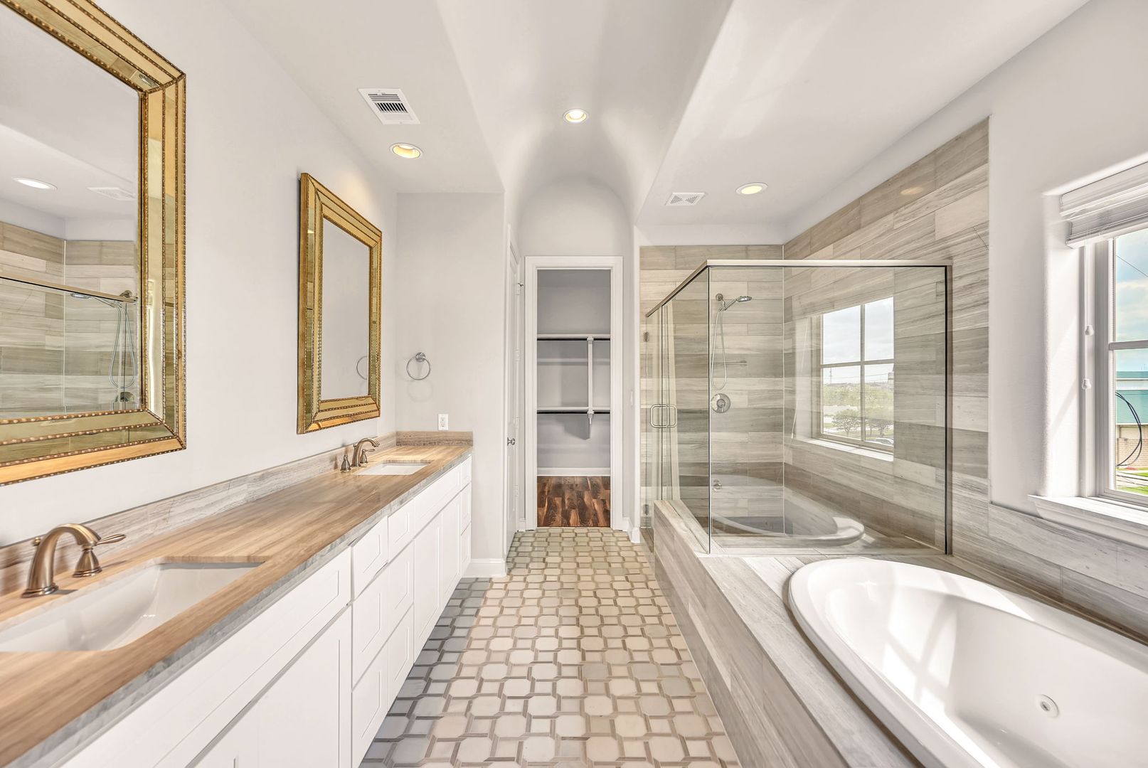 Houston House: 9644 Knight Rd