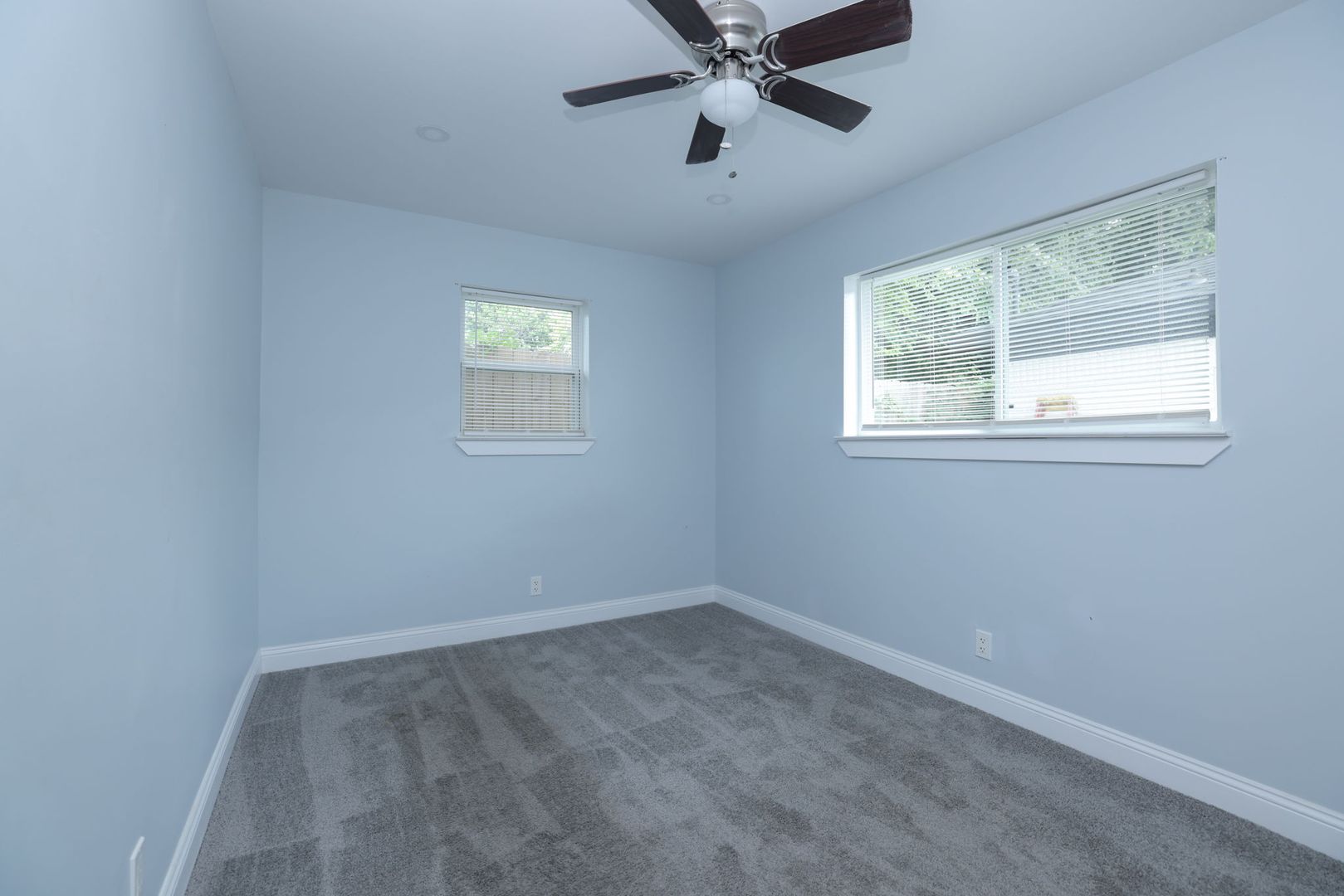 Linn St 4120 Unit E 8 of 12