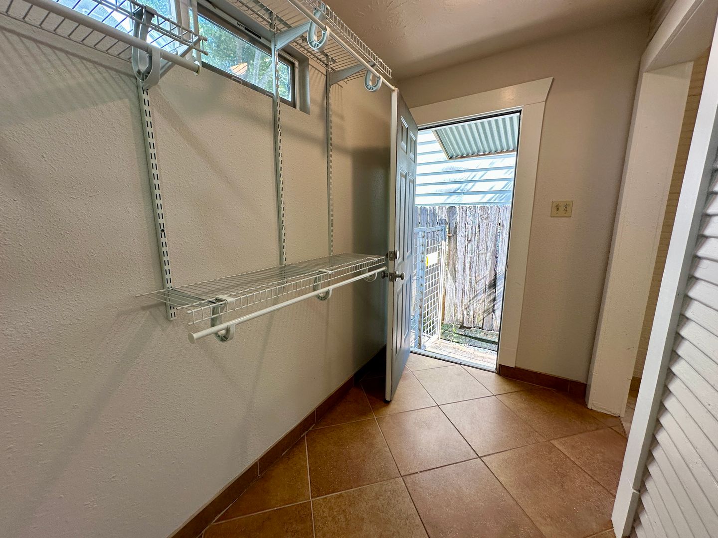 James St 405 Unit 2 10 of 11