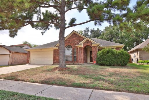 3 Bedroom Rental – 11607 Lennington Dr, Houston, TX 77064