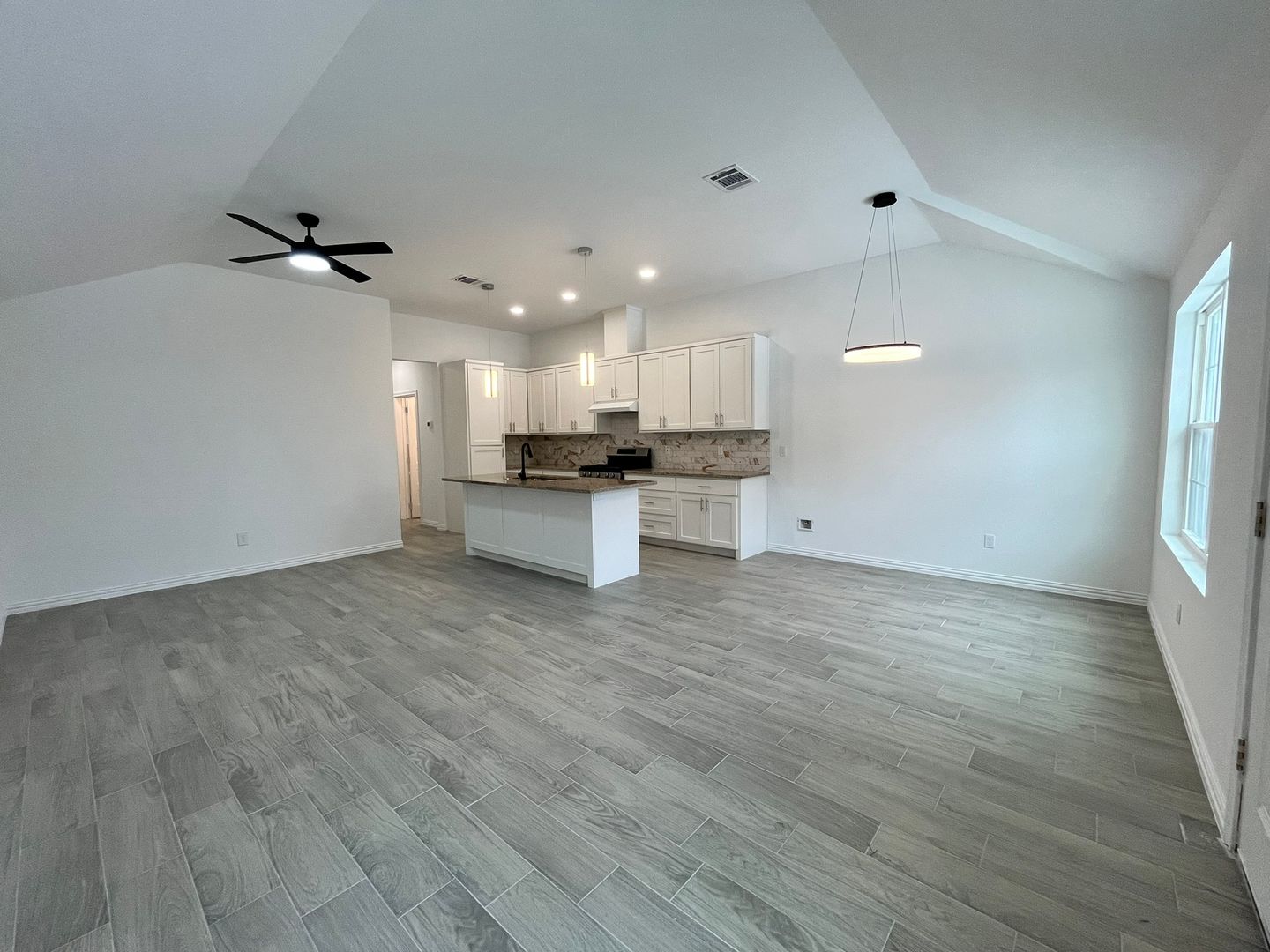 Howell St 5706-A 7 of 12