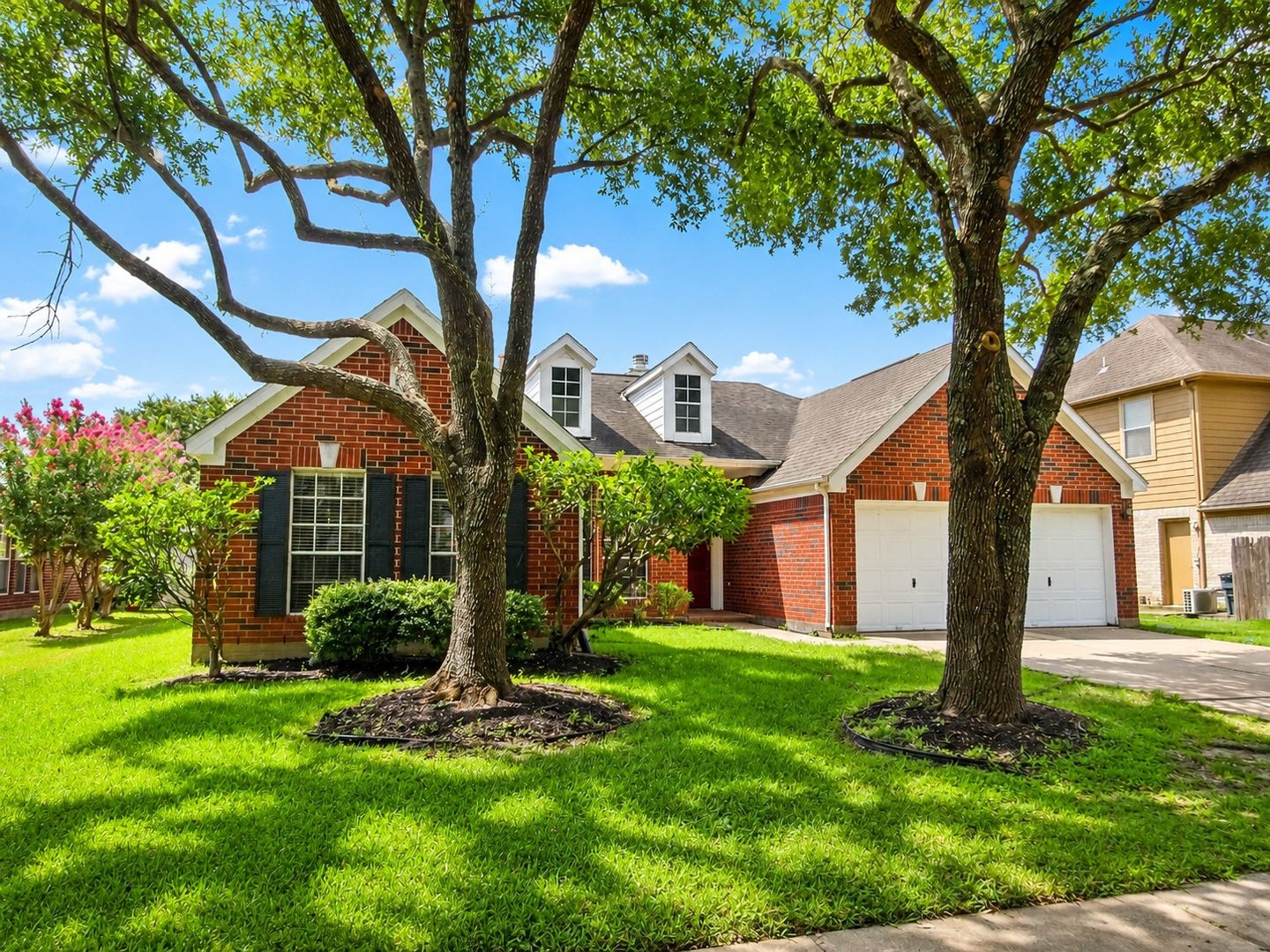 Houston House: 17411 Little Riata Drive