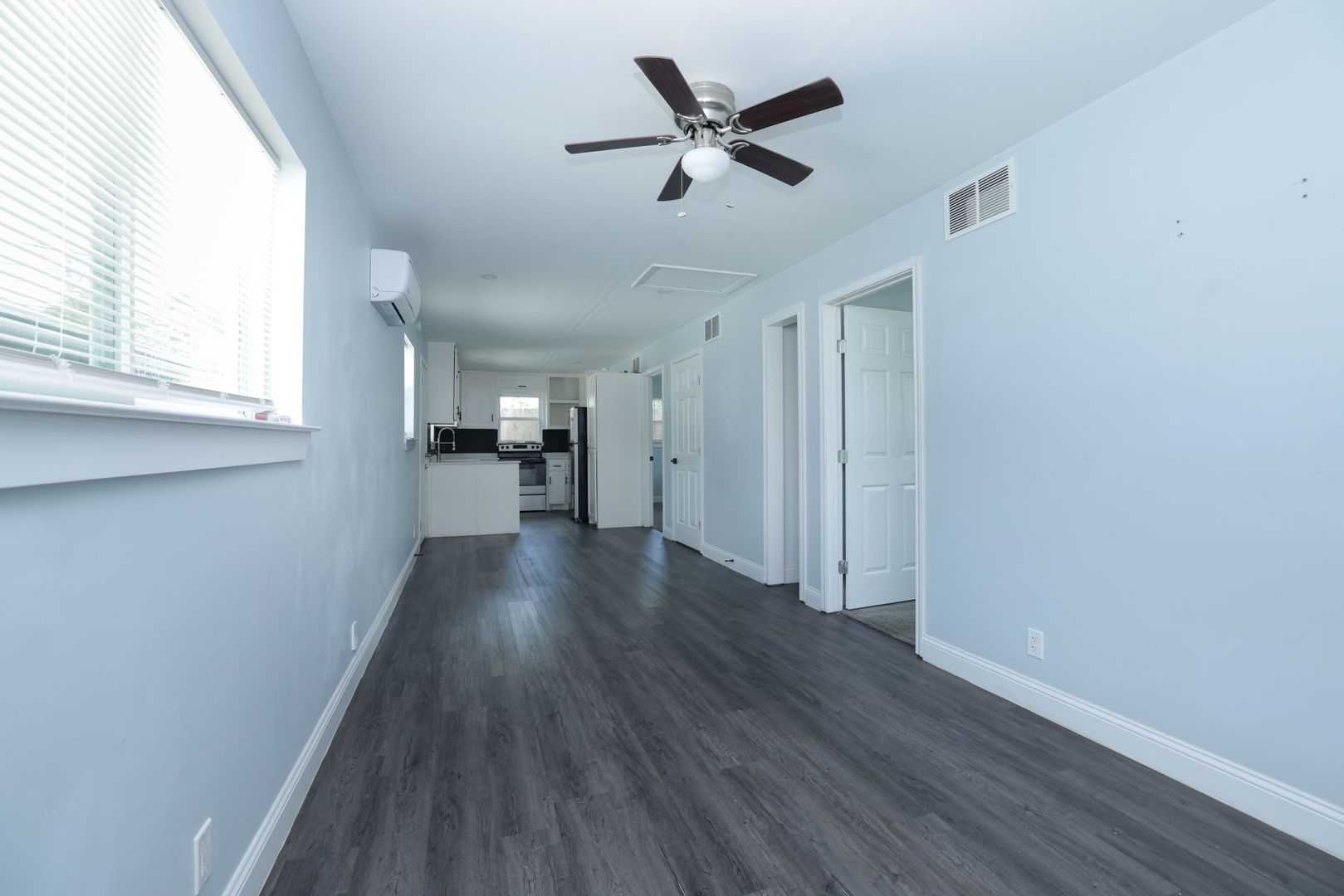 Linn St 4120 Unit E 3 of 12