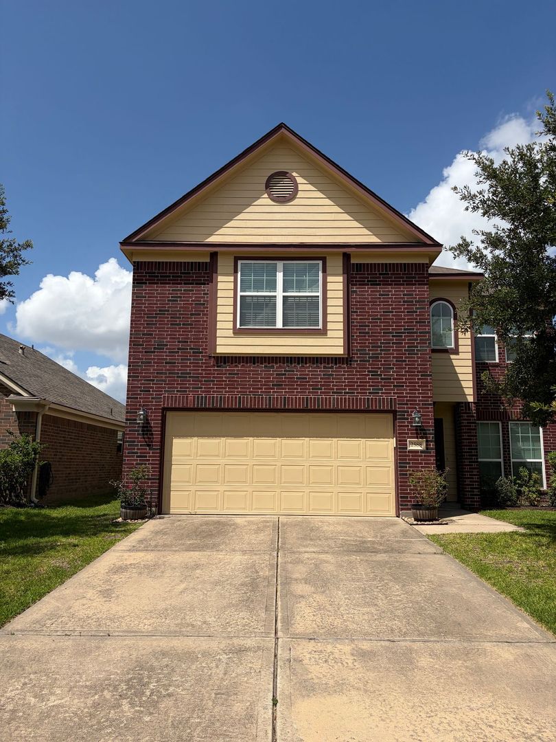 Spring House: 2588 Hallmark Oak St