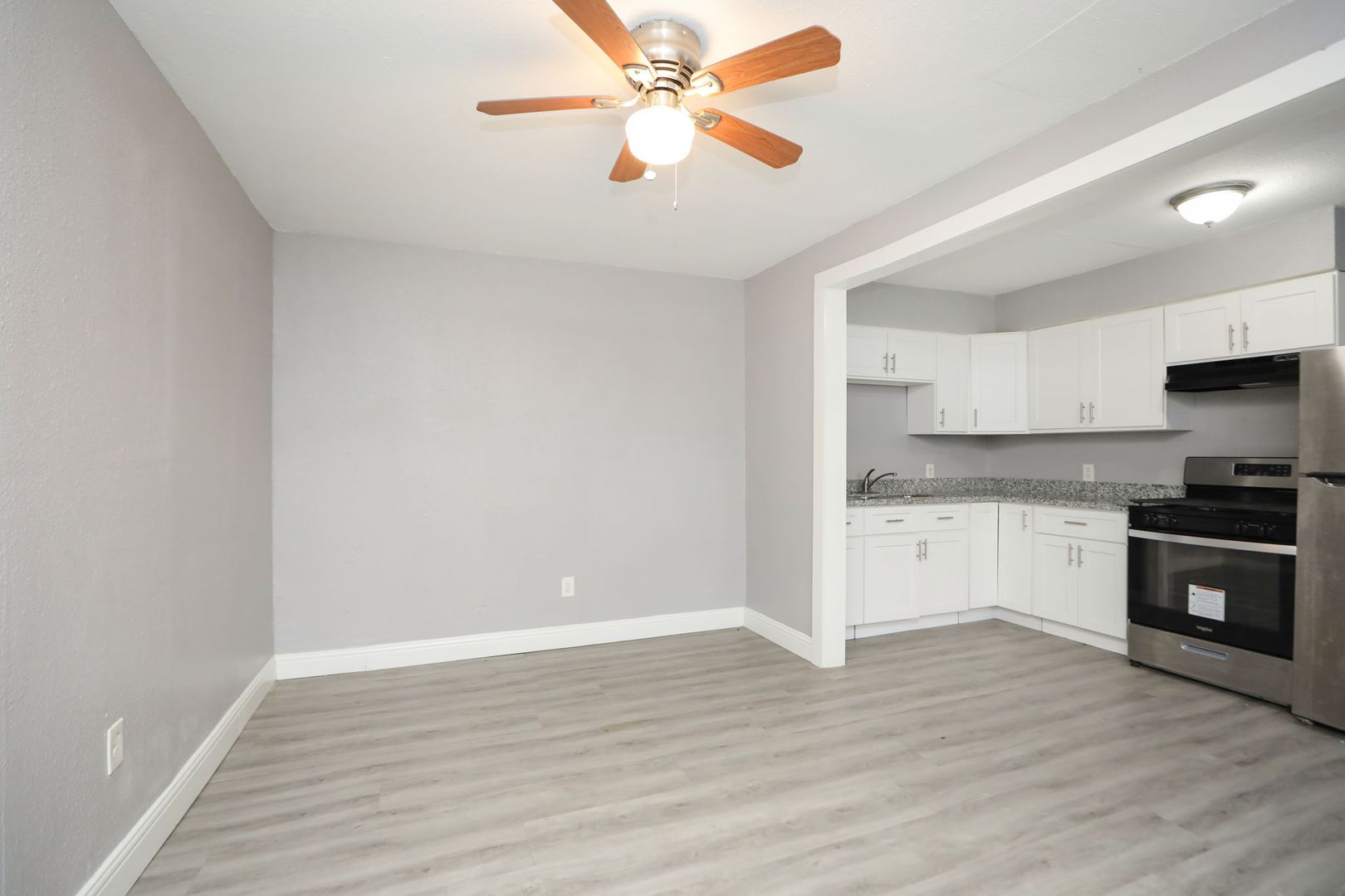 Colonial Ln 8127 Unit 2 5 of 12