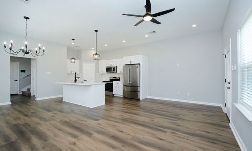 For Lease | 3 Bed, 2.5 Bath | 1,659Sq Ft | Medical Center South area | – photo 1