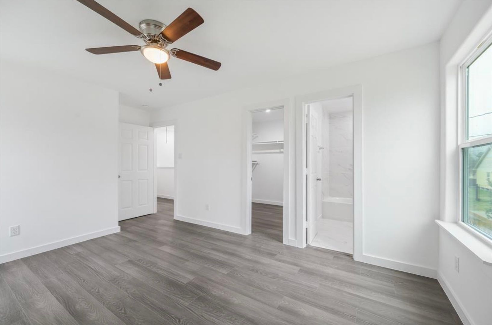 Houston House: 7804 Crestview Dr Unit B