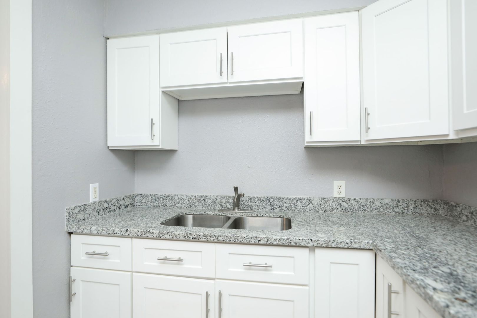 Colonial Ln 8127 Unit 2 9 of 12