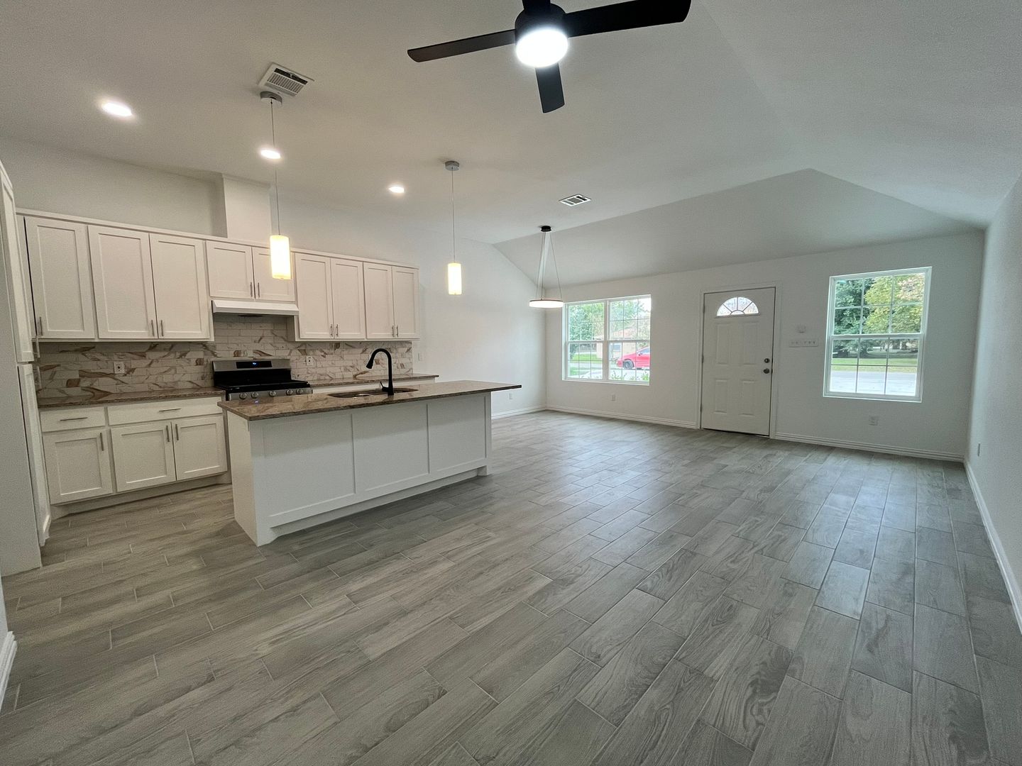 Howell St 5706-A 6 of 12