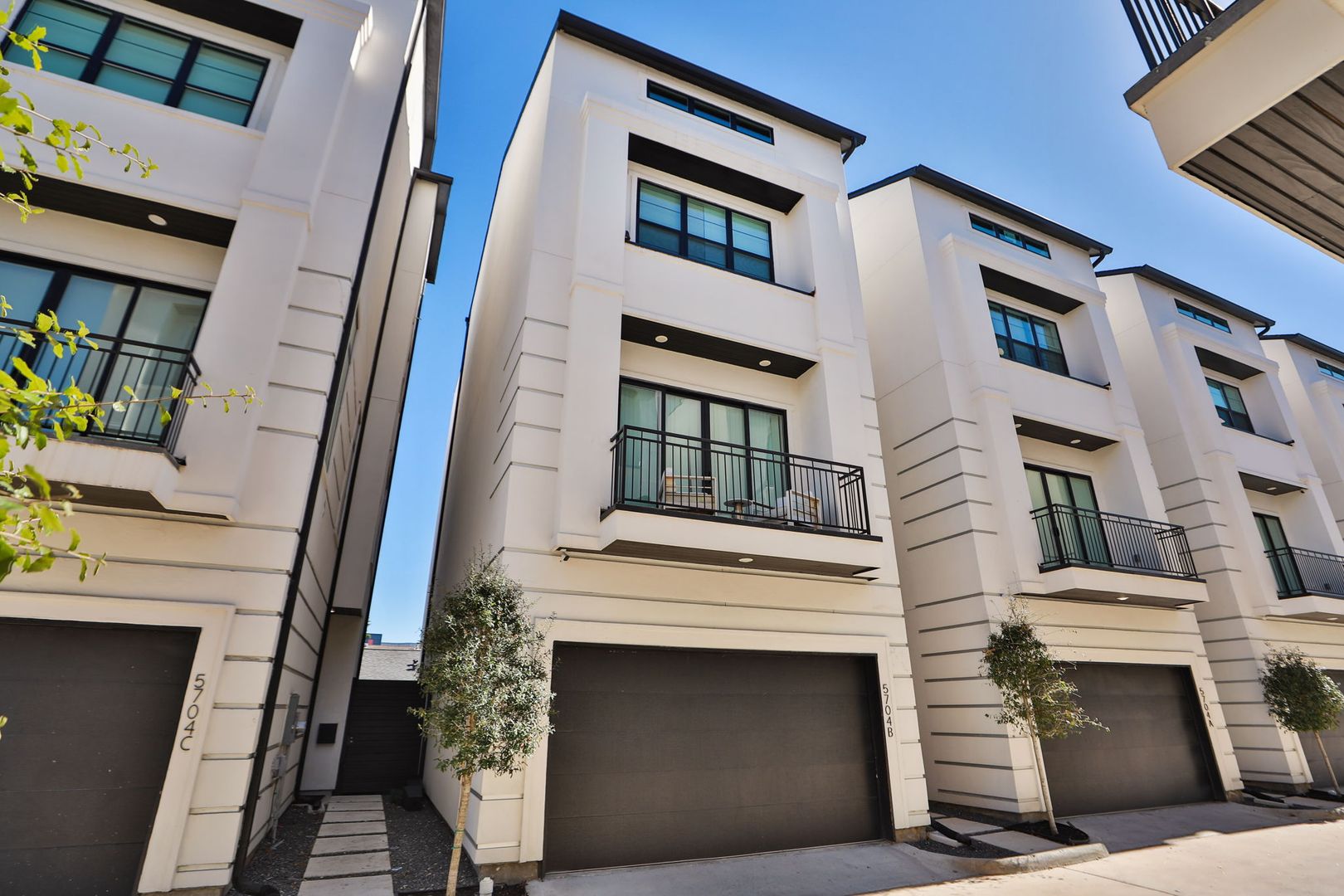 Houston House: 5704 Fairdale Ln Unit B