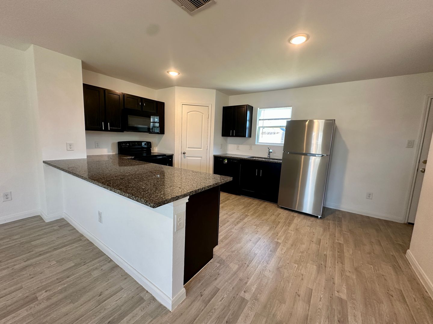 Conroe House: 16635 Colleen Pl