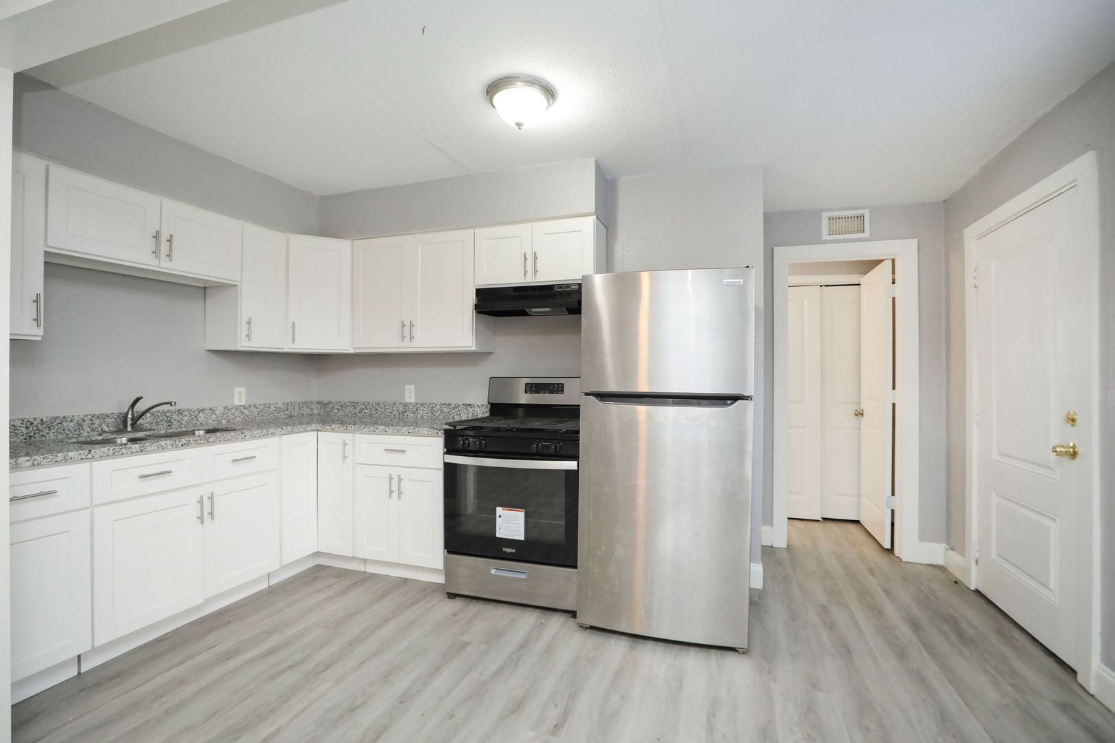 Colonial Ln 8127 Unit 2 6 of 12