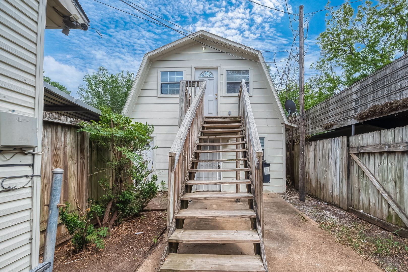 Houston House: 2051 Santa Rosa Street #B