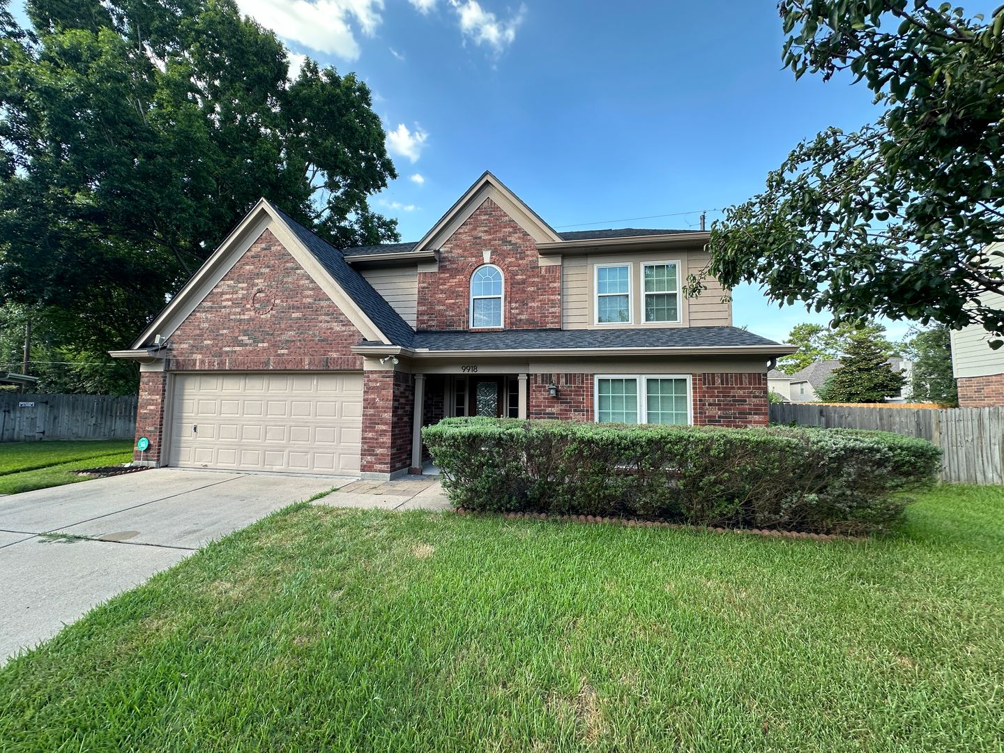 For Lease | 4 Bed, 2.5 Bath |2,476 Sq Ft | Winchester Country |