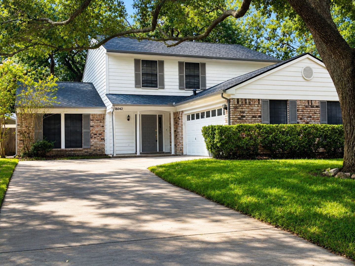 Houston House: 16042 Pinyon Creek Dr