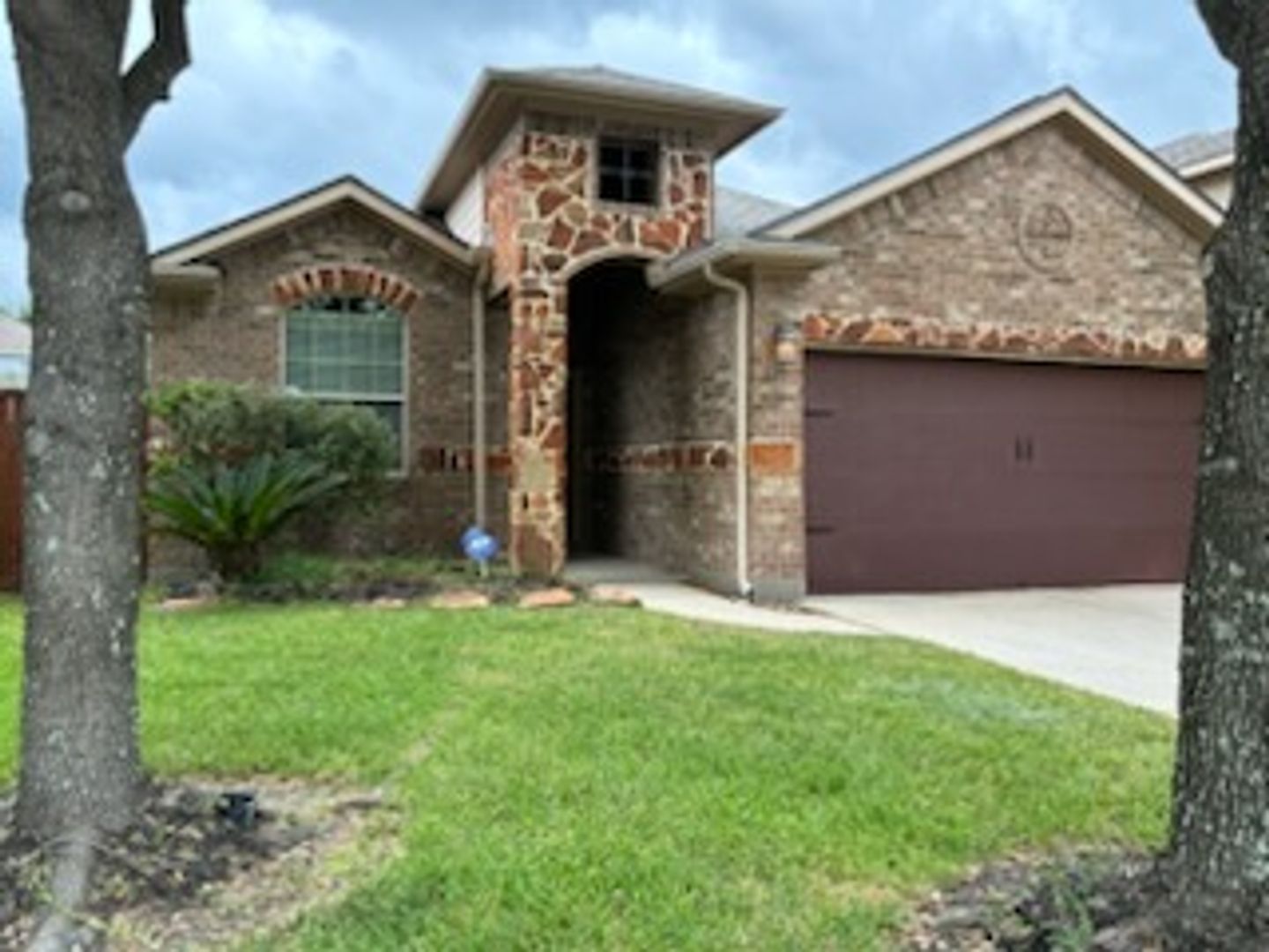 Spring House: 7042 Windy Run Ct
