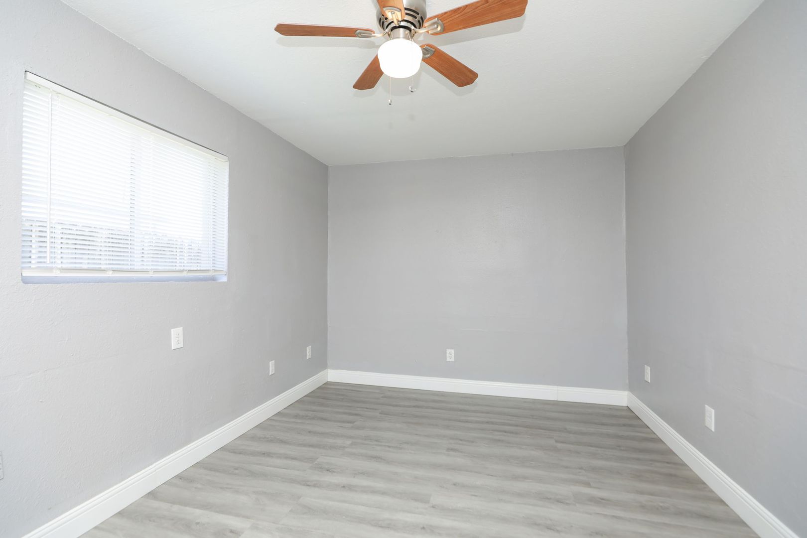 Colonial Ln 8127 Unit 2 11 of 12