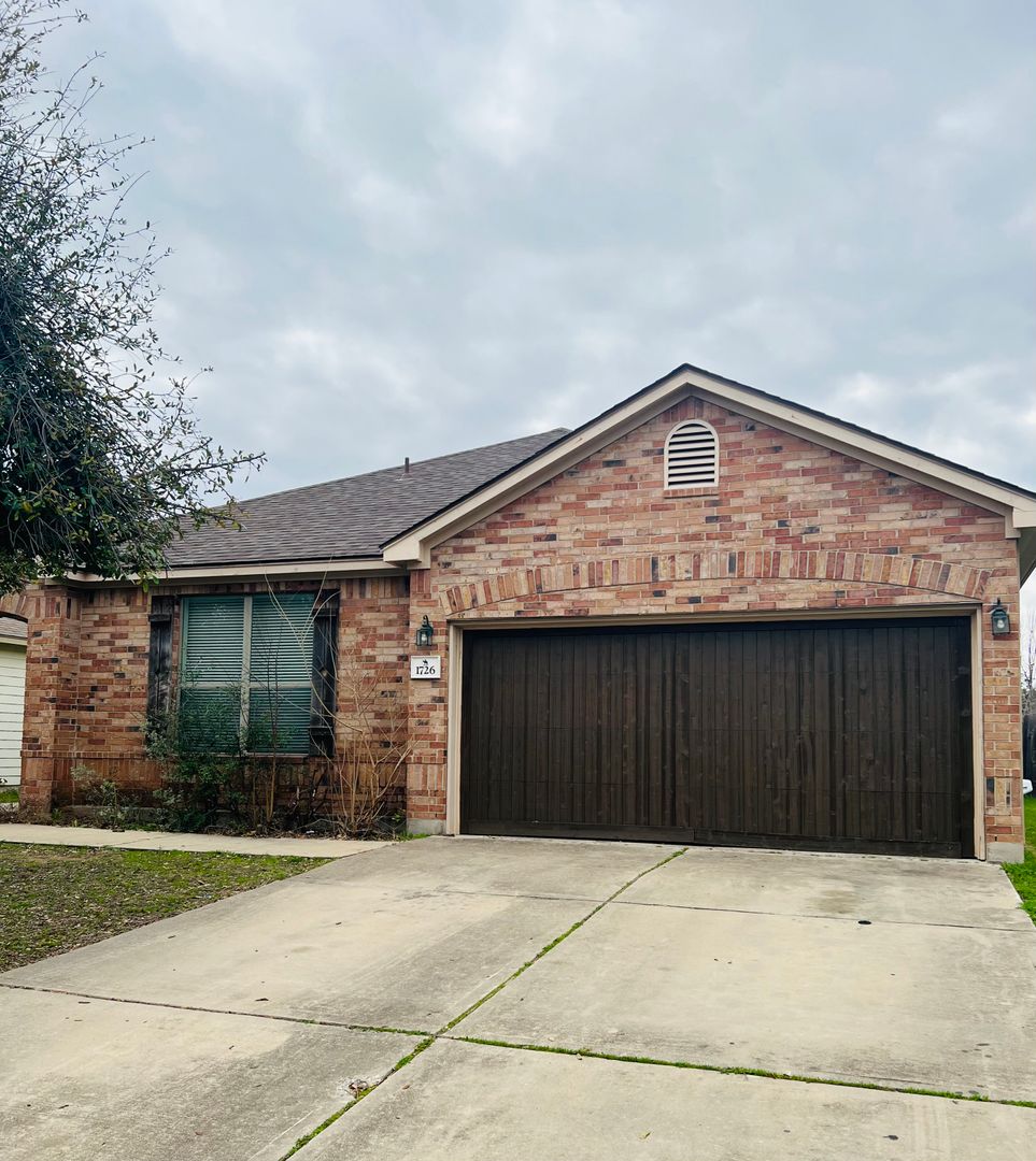 Round Rock House: 1726 East Mesa Park Cove