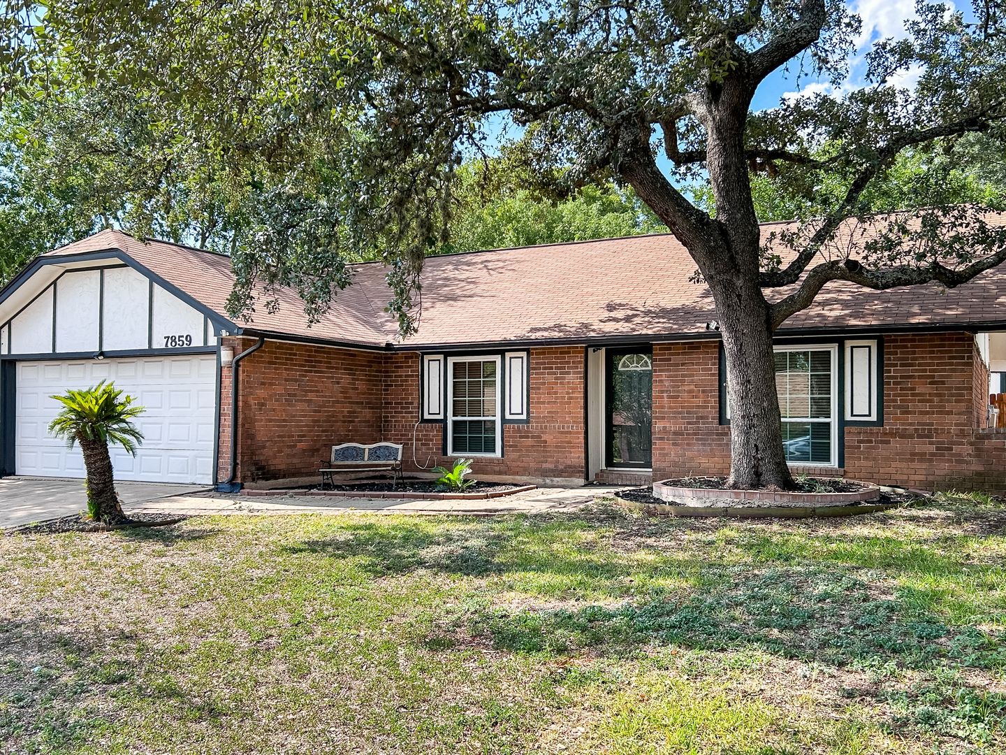 San Antonio House: 7859 Hawk Trail Street