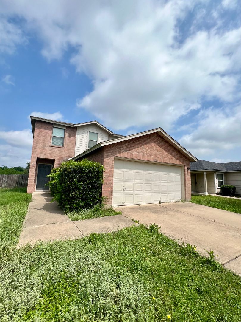 Georgetown House: 2013 Olin Cove