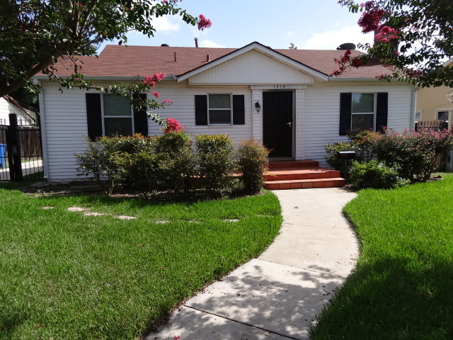 San Antonio House: 1214 Donaldson