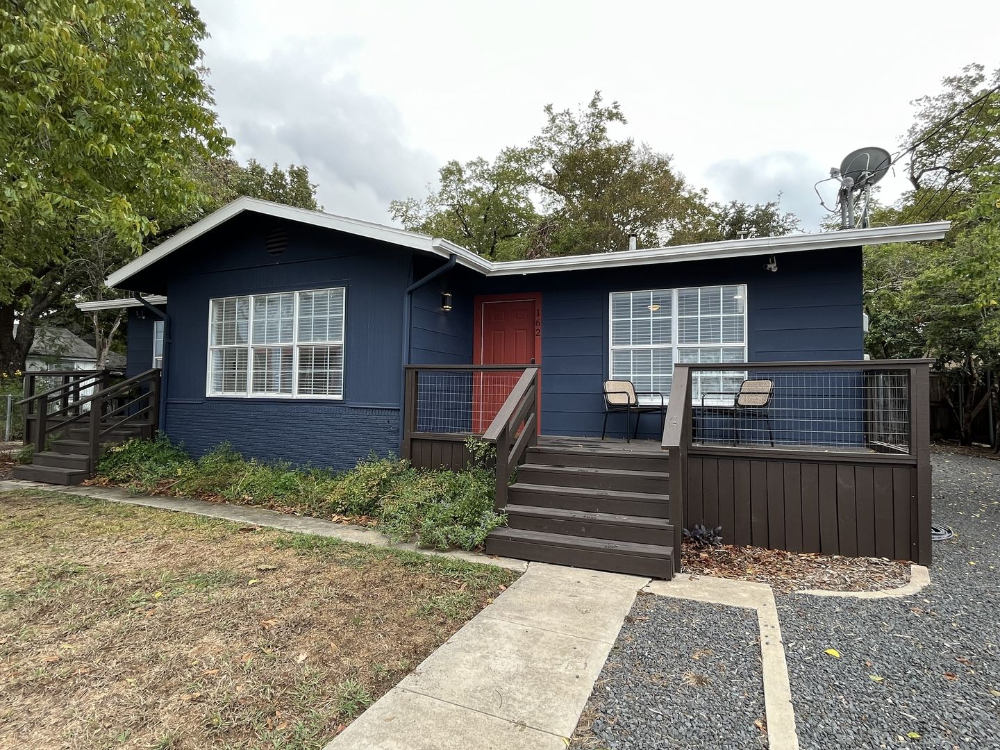 New Braunfels House: 162 Willow Avenue