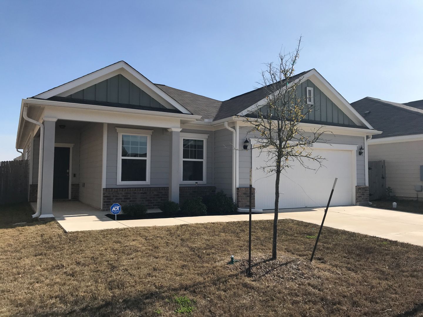 Manor House: 13921 Mark Christopher Way