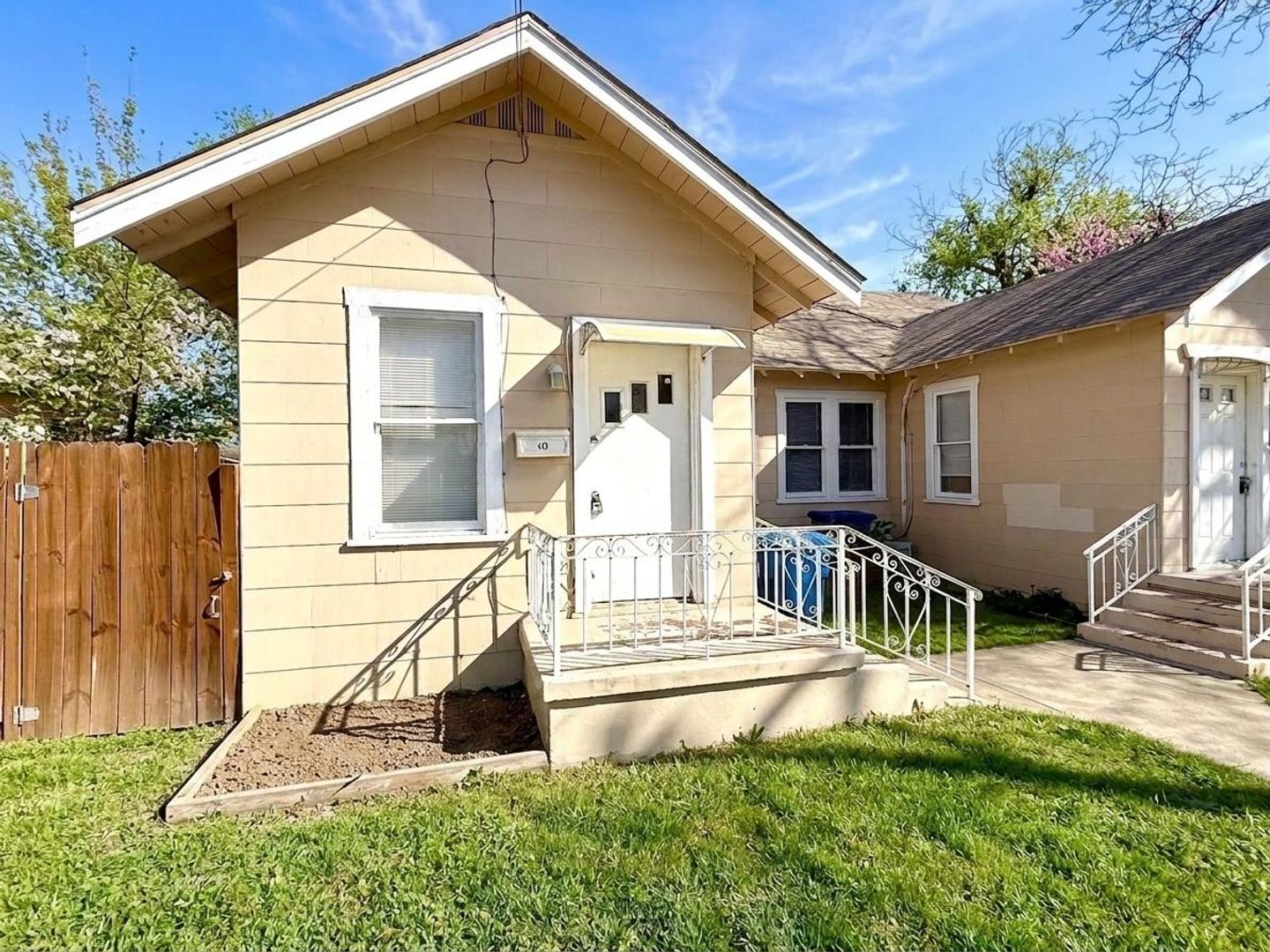 San Antonio House: 409 Canton