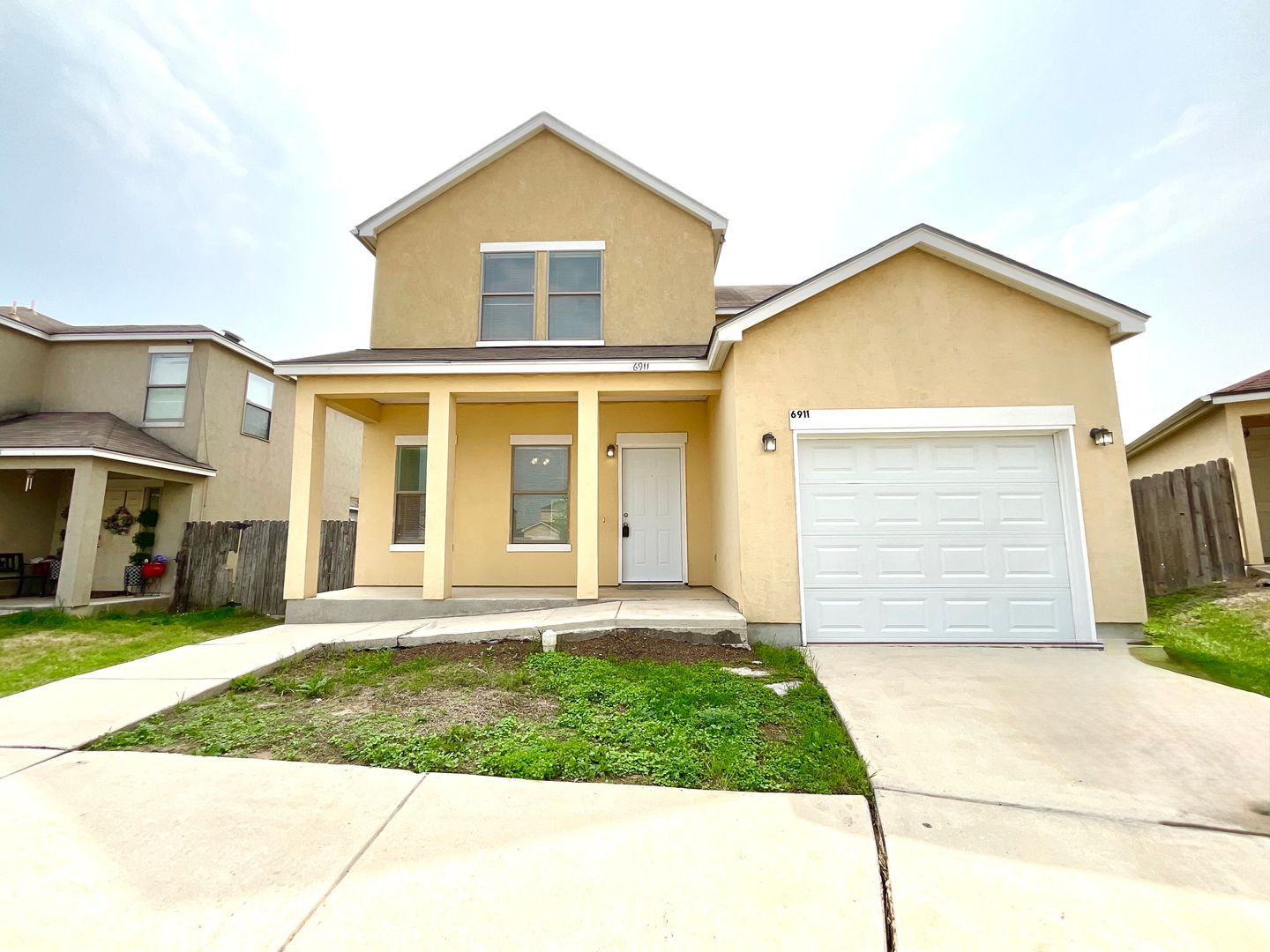 San Antonio House: 6911 Hallie Ridge