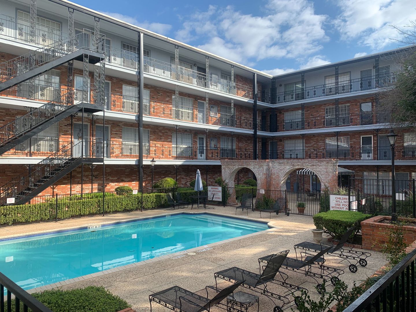 San Antonio House: 8401 North New Braunfels Avenue Unit 212