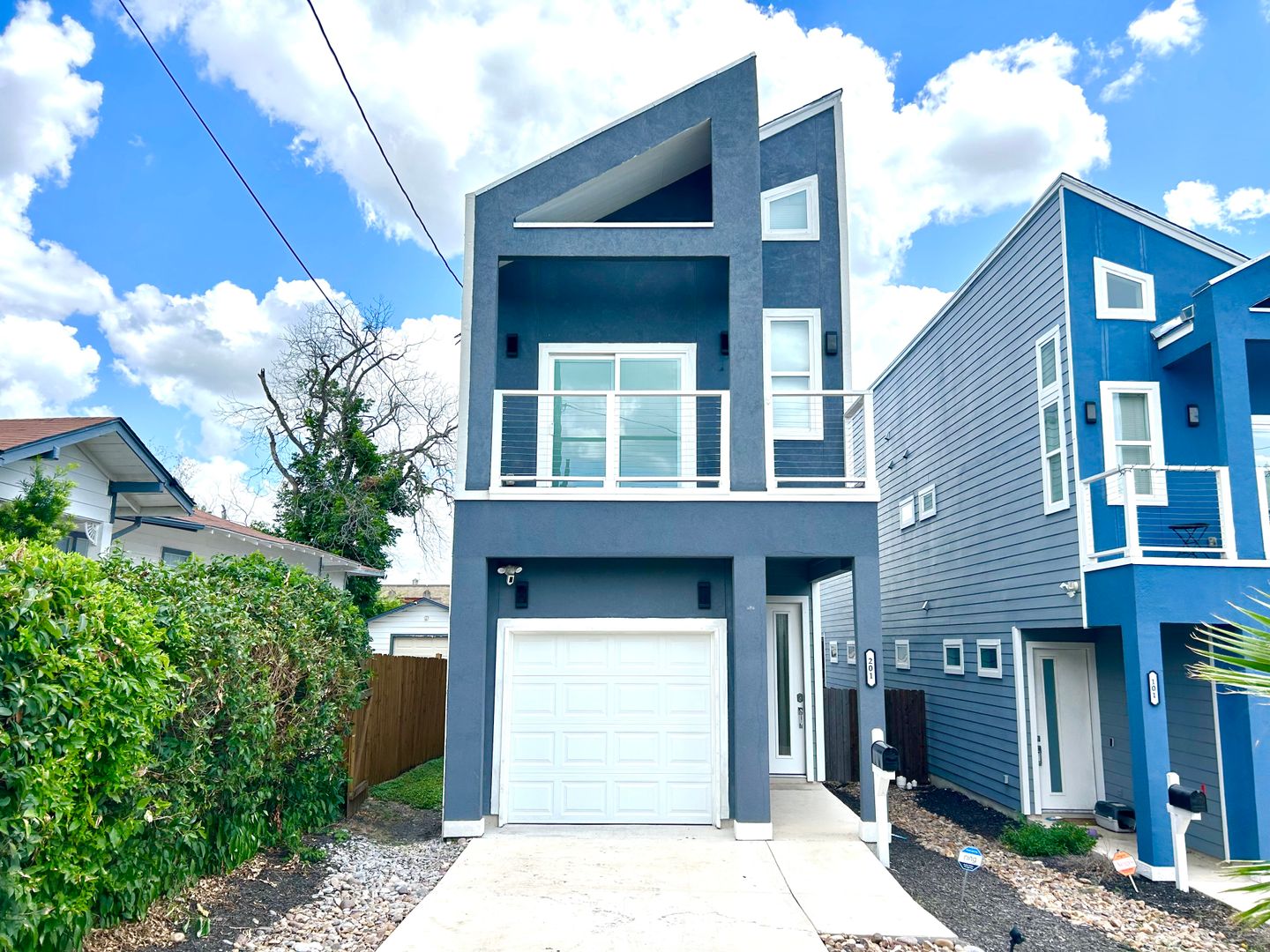 San Antonio House: 810 Martin Luther King Drive