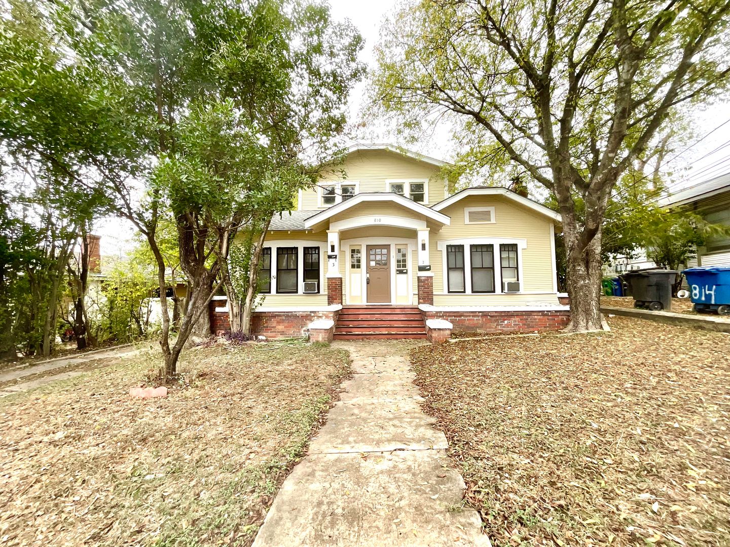 San Antonio Apartment: 810 W Magnolia Ave