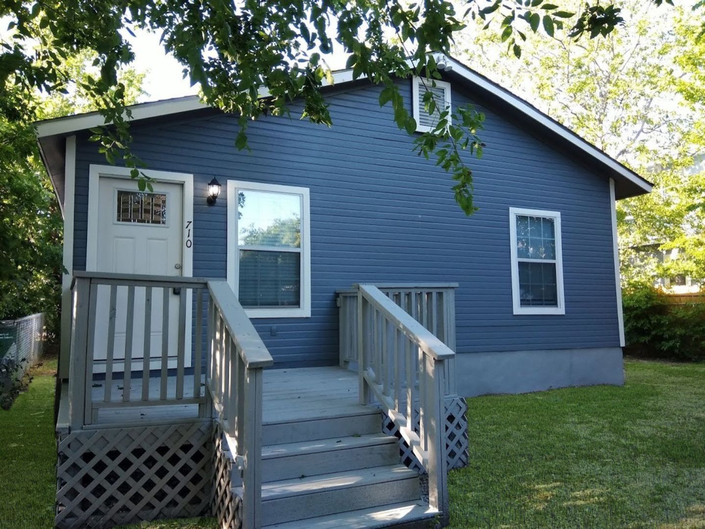 San Antonio House: 710 Virginia Blvd