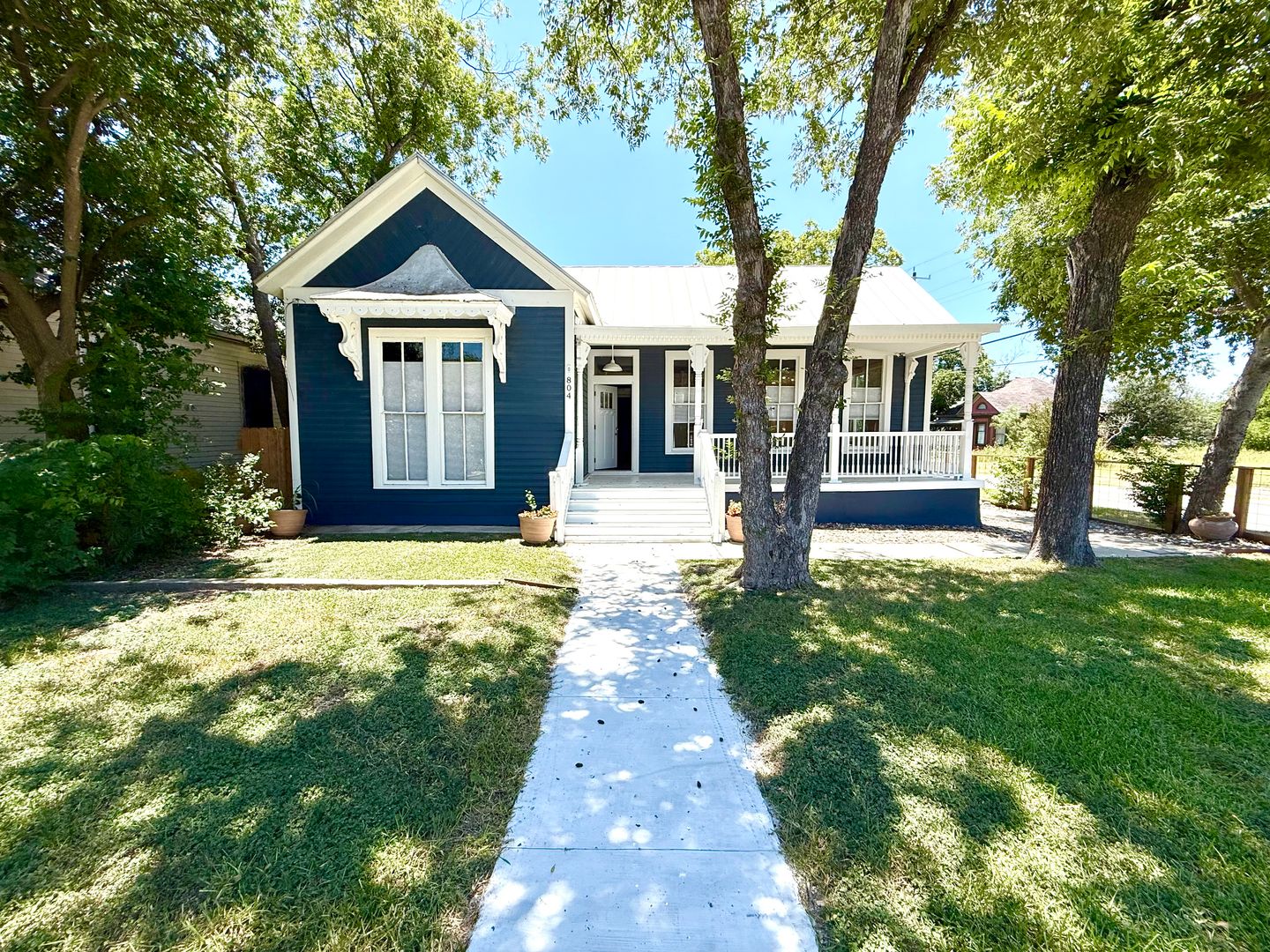 San Antonio House: 804 Dawson Street
