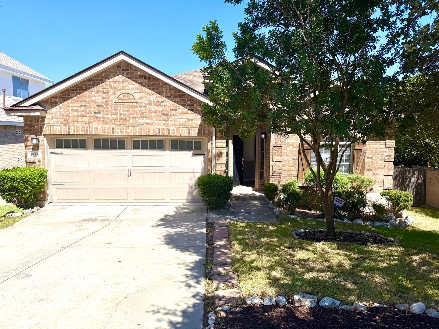 San Antonio House: 807 Windhurst