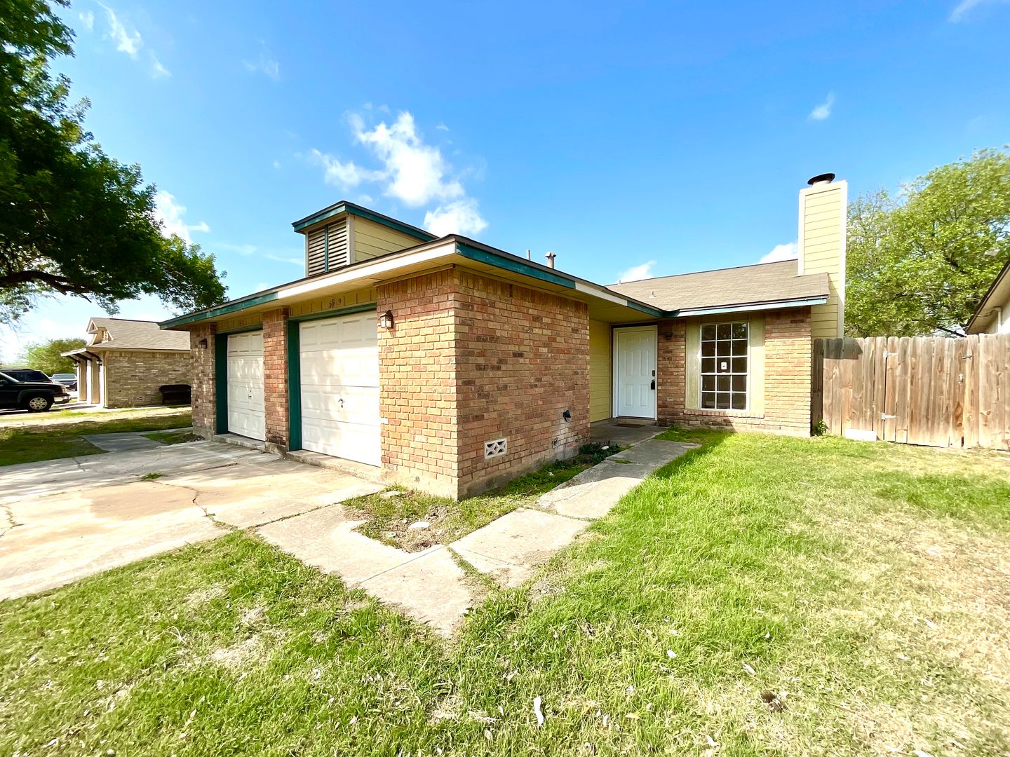 San Antonio House: 5619 Lochmoor