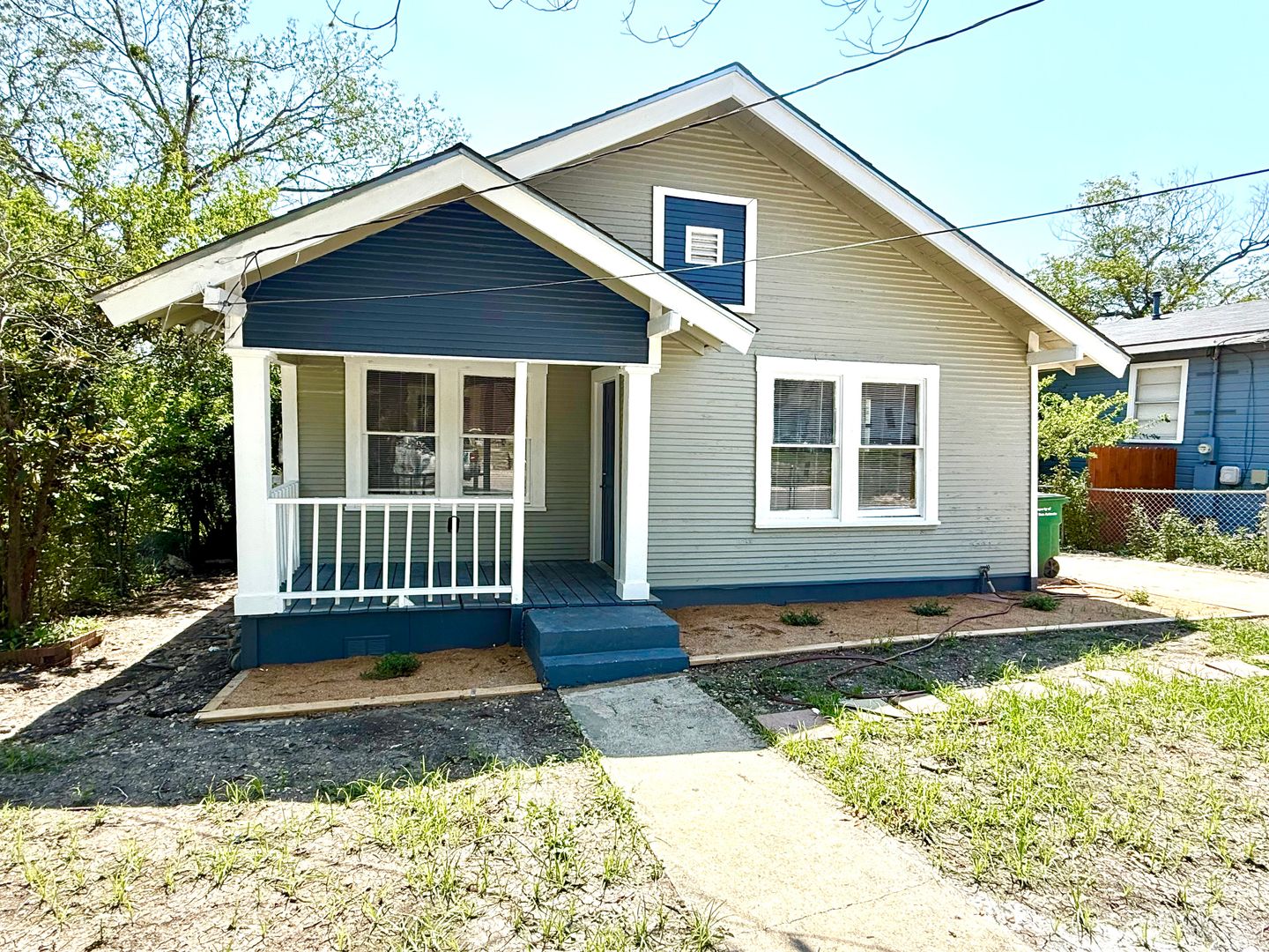 San Antonio House: 1834 Center St