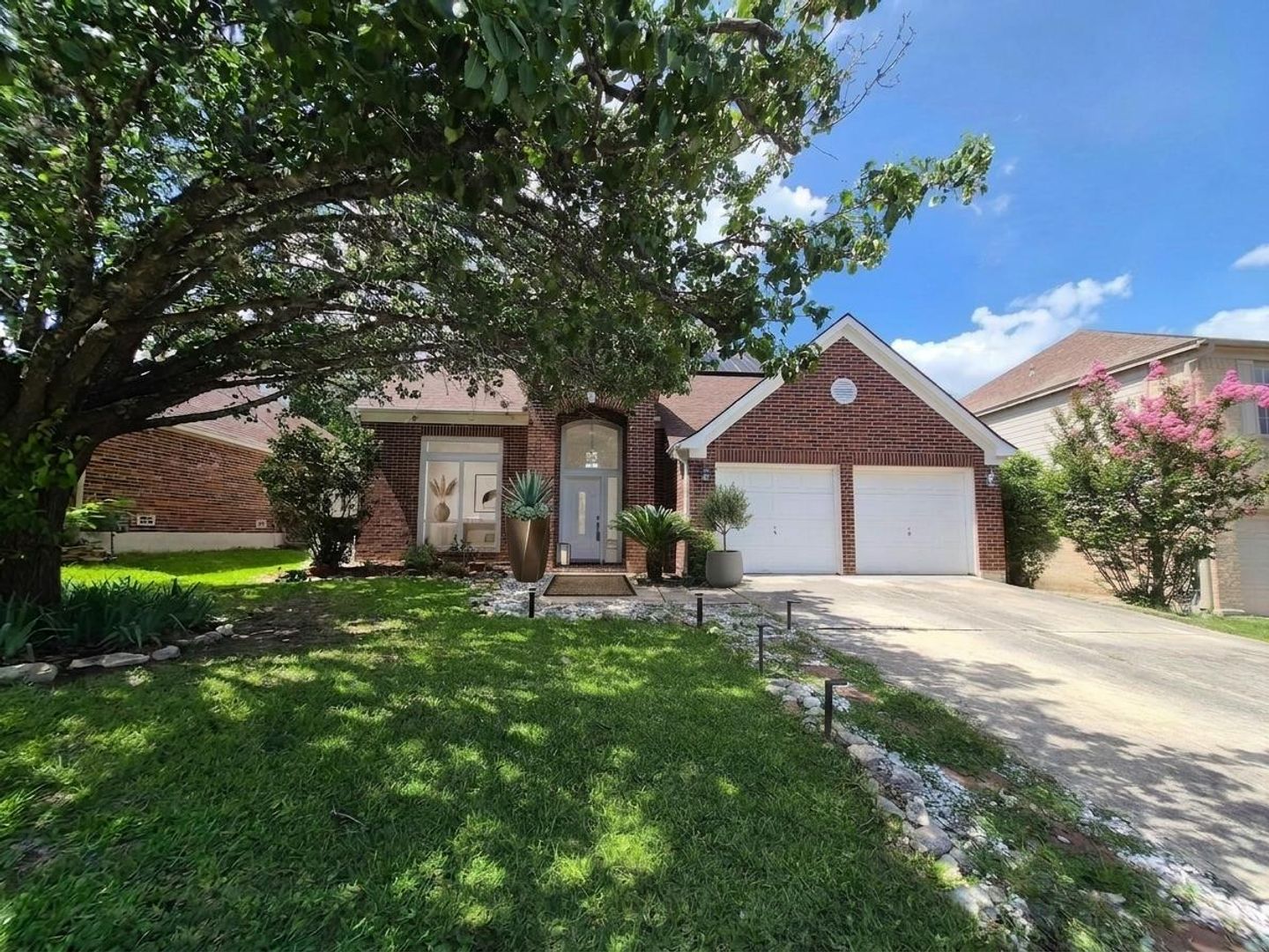 San Antonio House: 8807 Brae Ridge Drive