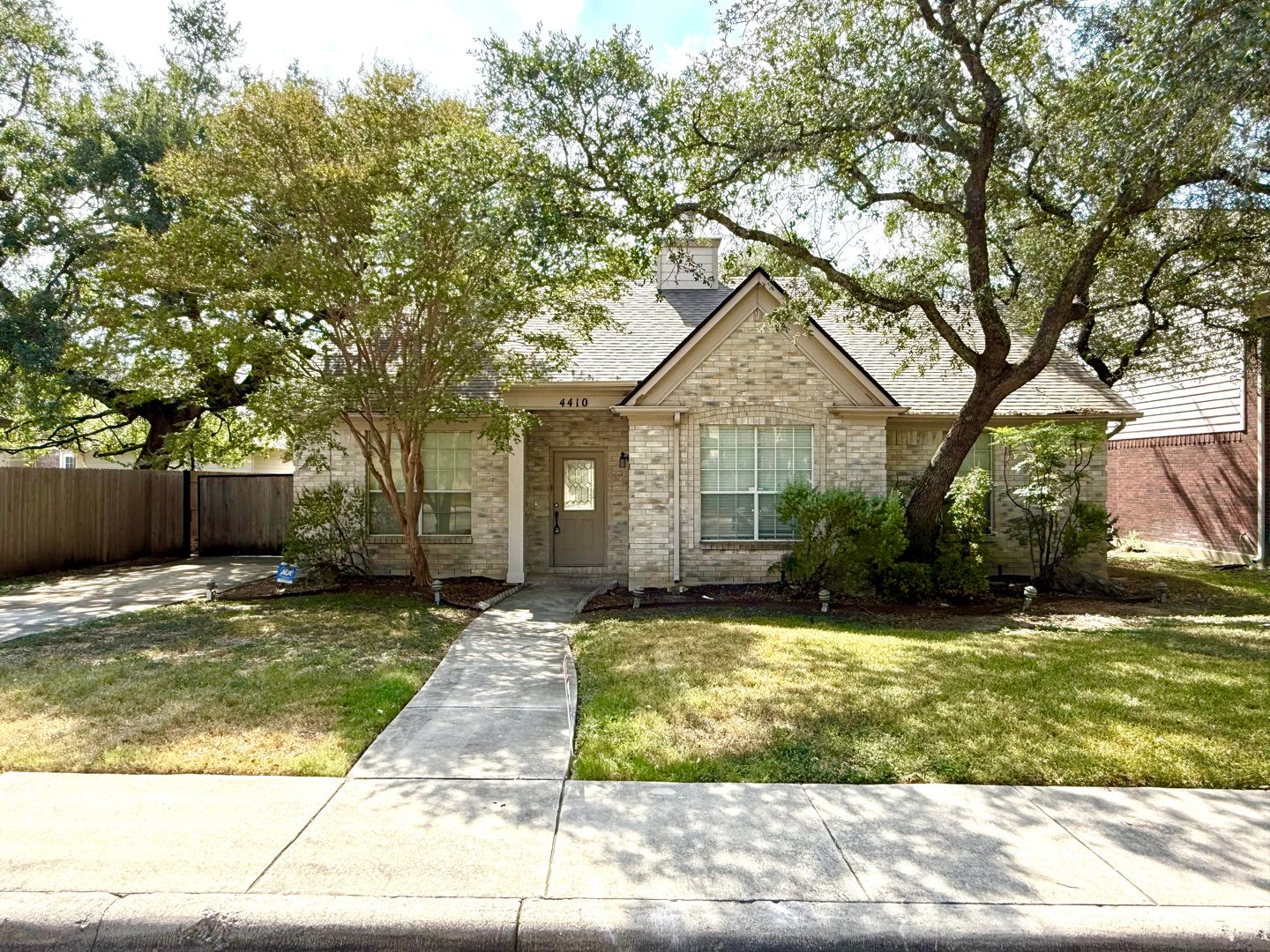 San Antonio House: 4410 Shavano Cross